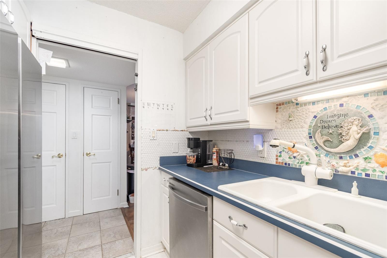 Image 10 of 25 For 1224 Peninsula Drive 511