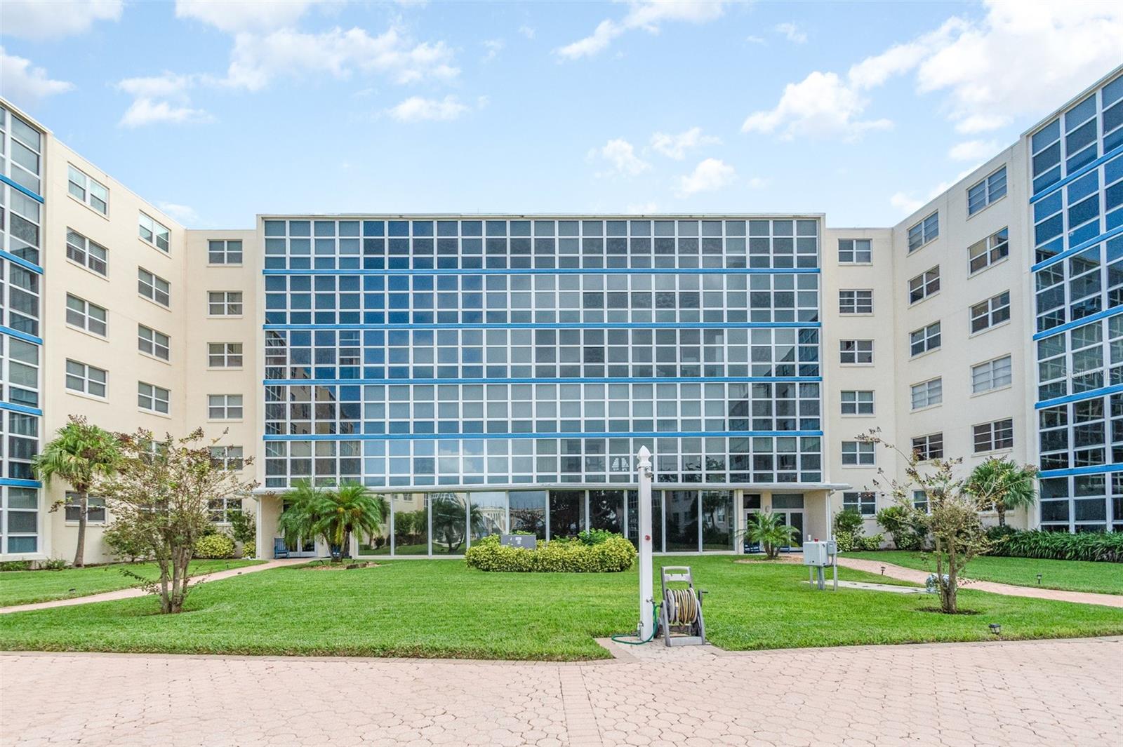 Image 22 of 25 For 1224 Peninsula Drive 511