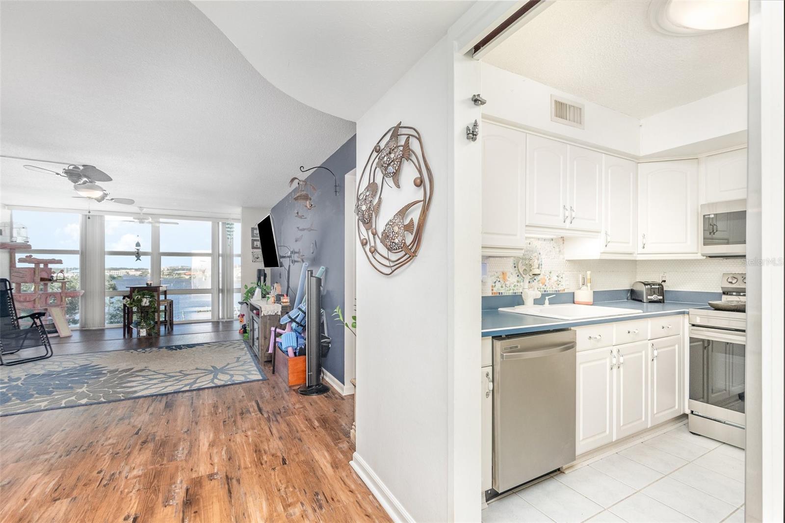 Image 8 of 25 For 1224 Peninsula Drive 511