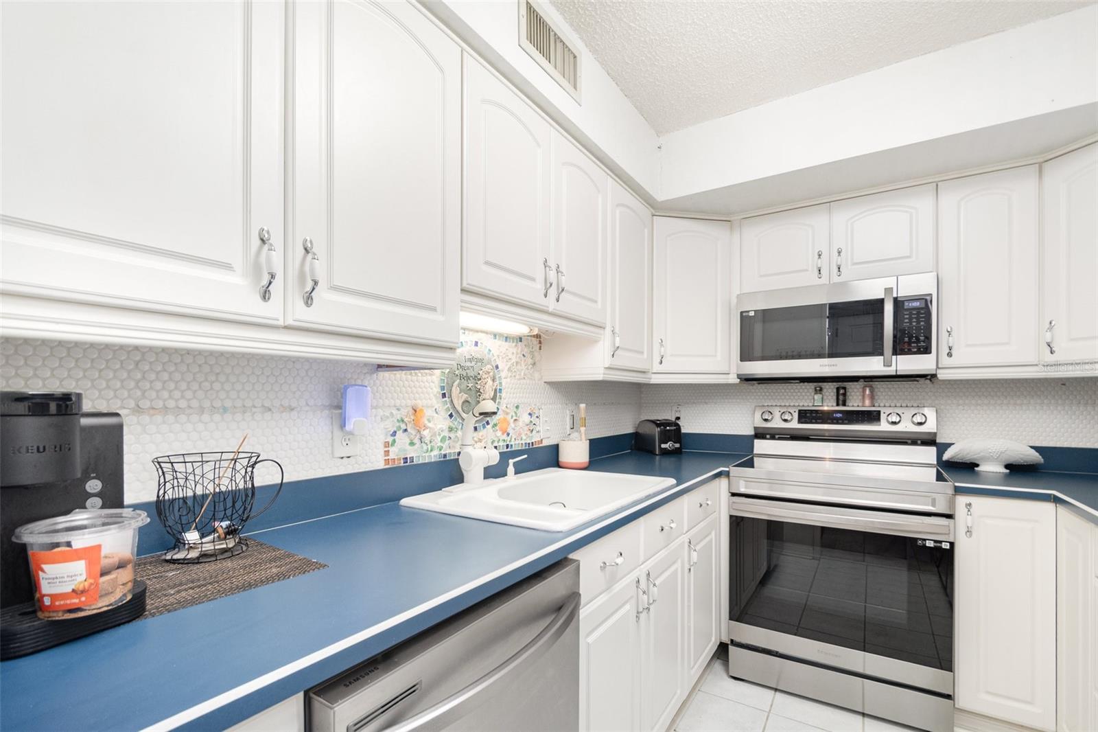 Image 9 of 25 For 1224 Peninsula Drive 511