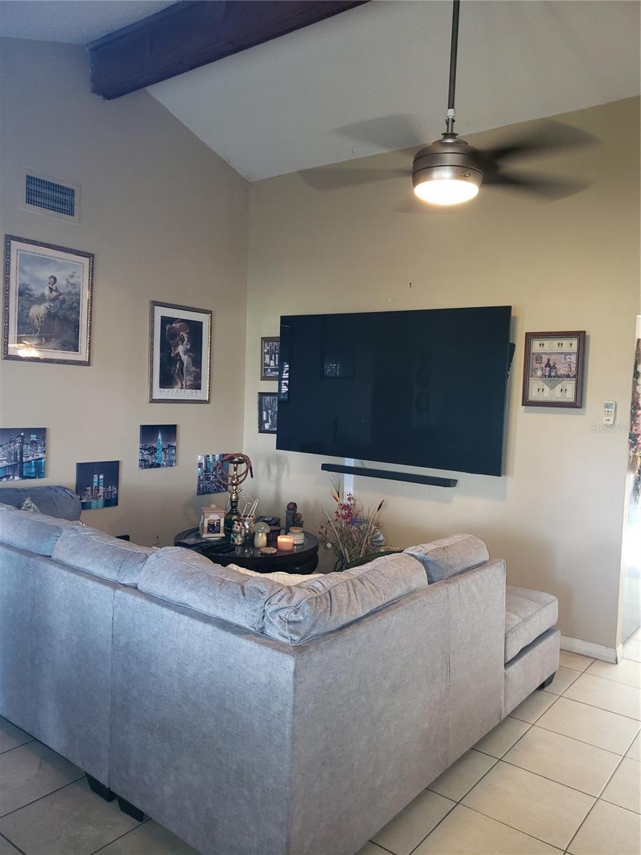Image 4 of 19 For 148 Cedarwood Circle