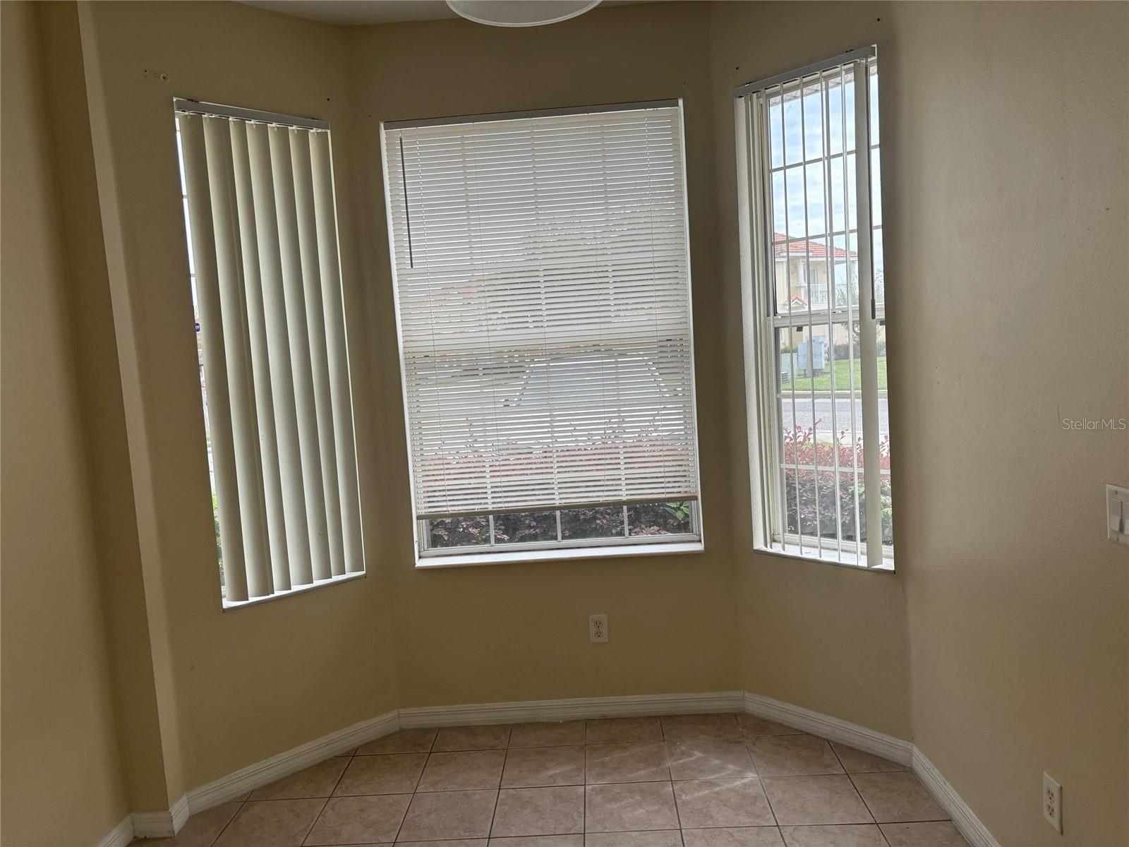 Image 7 of 11 For 1158 Beach Circle