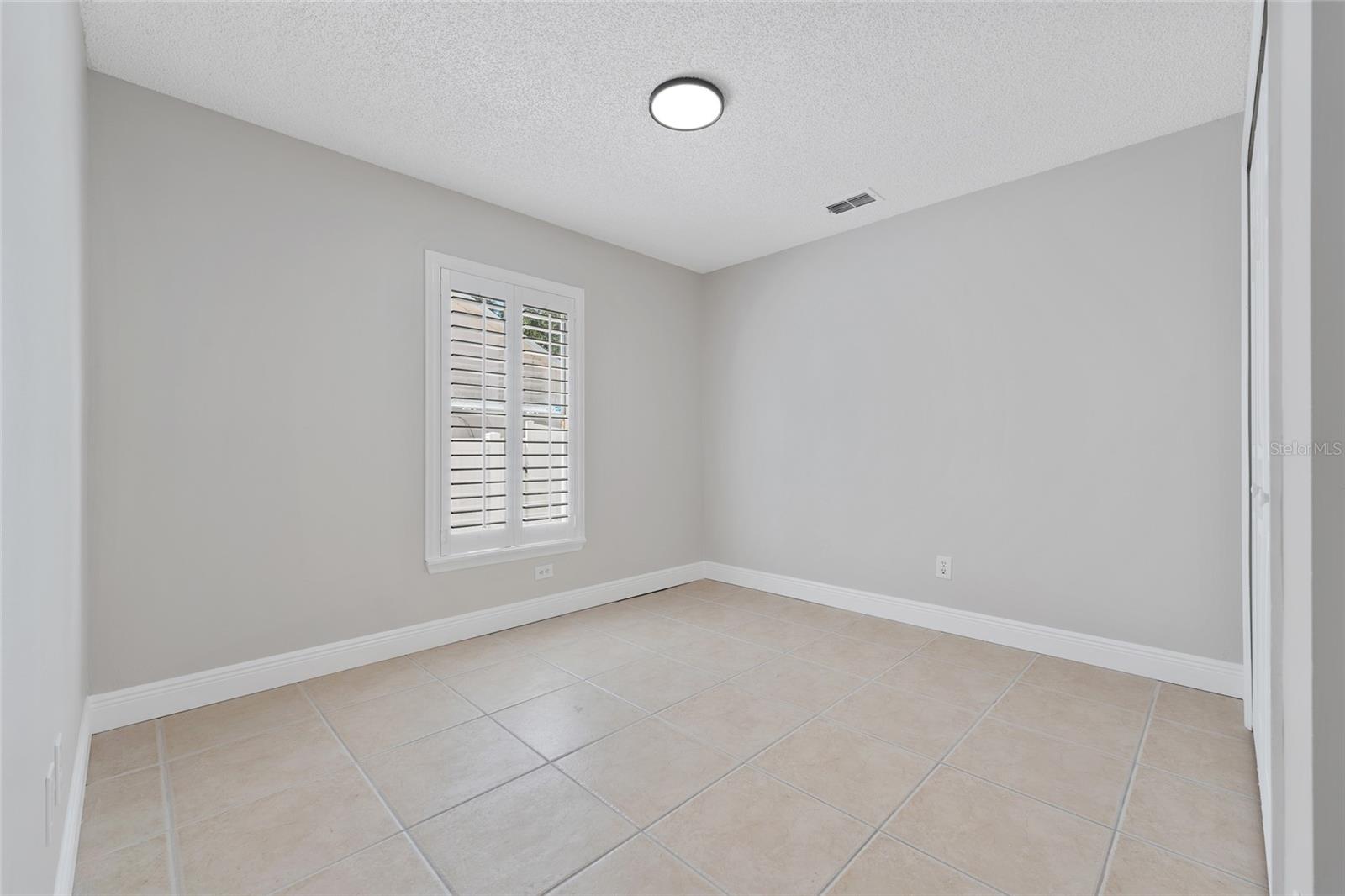 Image 21 of 29 For 2546 Alclobe Circle