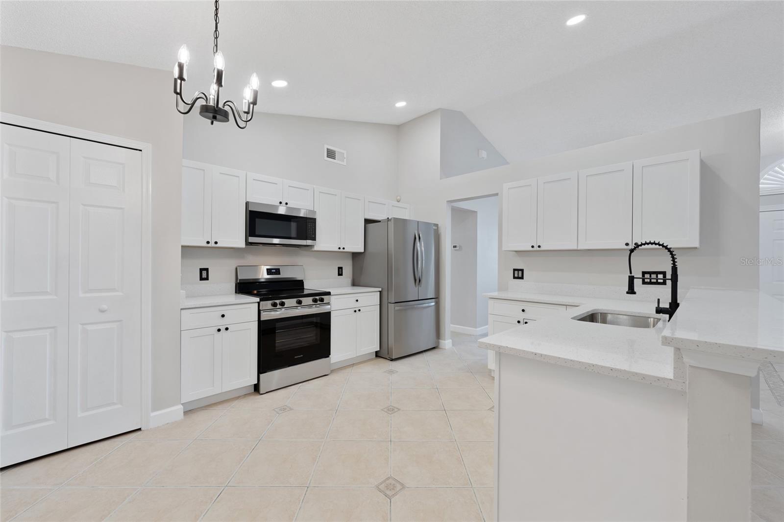 Image 9 of 29 For 2546 Alclobe Circle