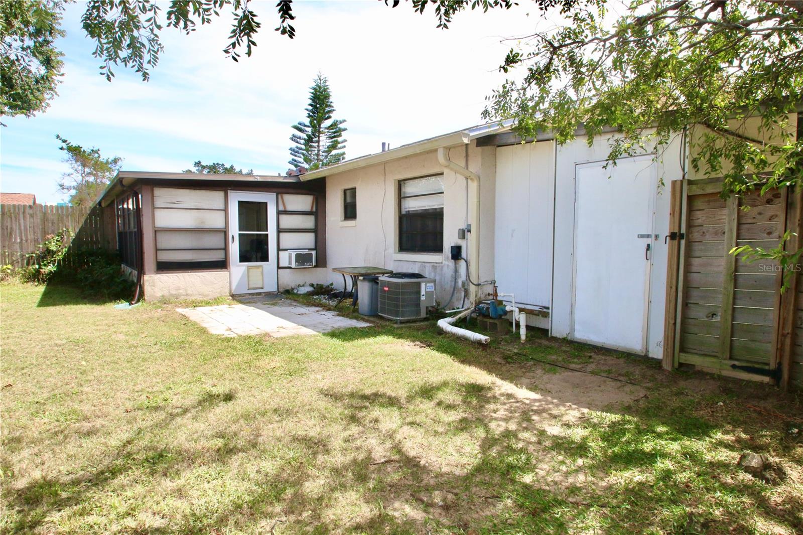 Image 21 of 42 For 1015 Egret Court