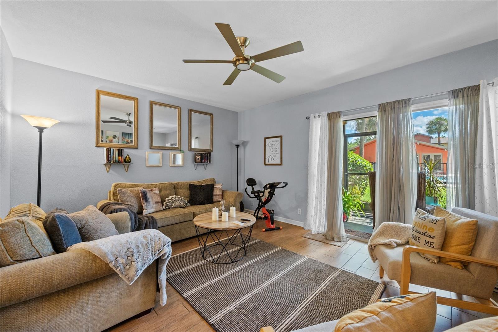 Image 11 of 42 For 754 Michigan Street 183