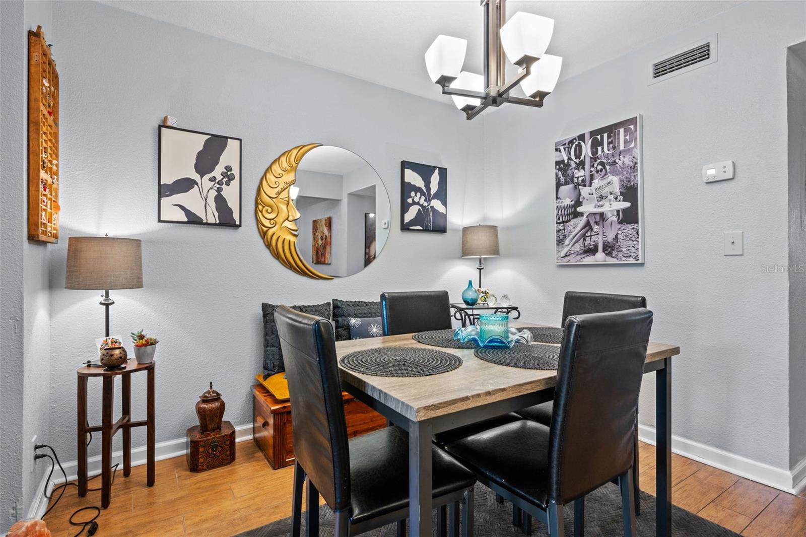 Image 14 of 42 For 754 Michigan Street 183