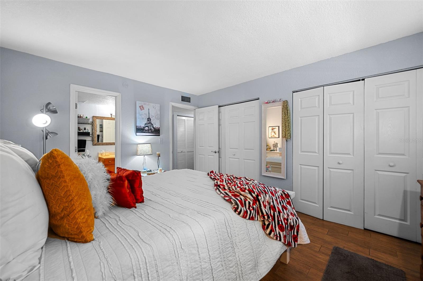 Image 24 of 42 For 754 Michigan Street 183