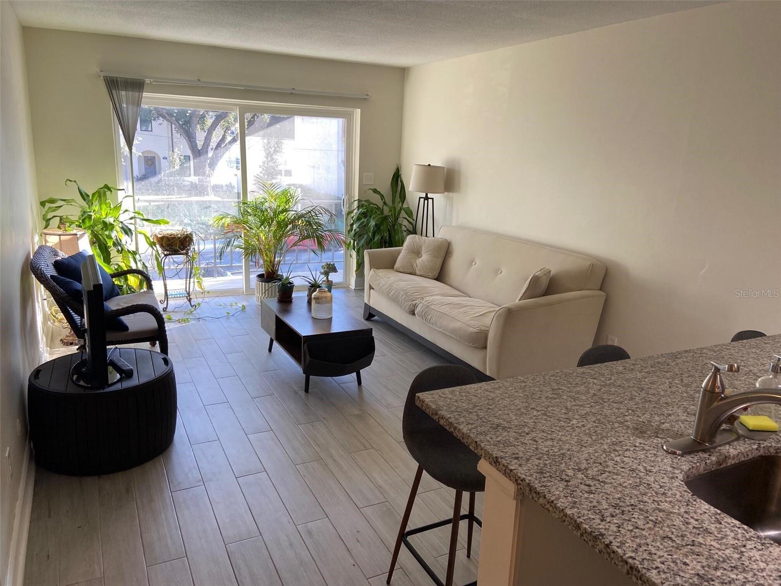 Image 3 of 9 For 4611 Fig Street 204