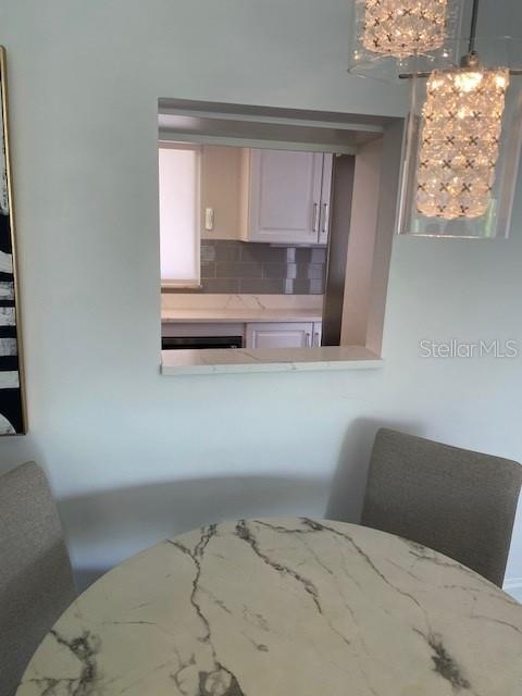 Image 13 of 22 For 640 Park Avenue N 26