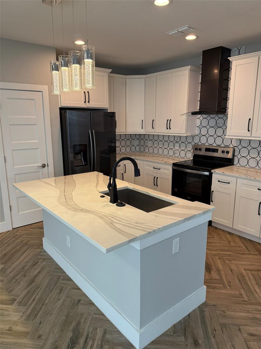 Image 8 of 20 For 521 Peachtree Road
