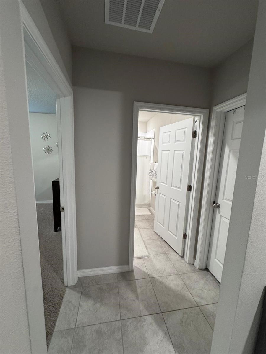Image 30 of 44 For 1424 Saguaro Street