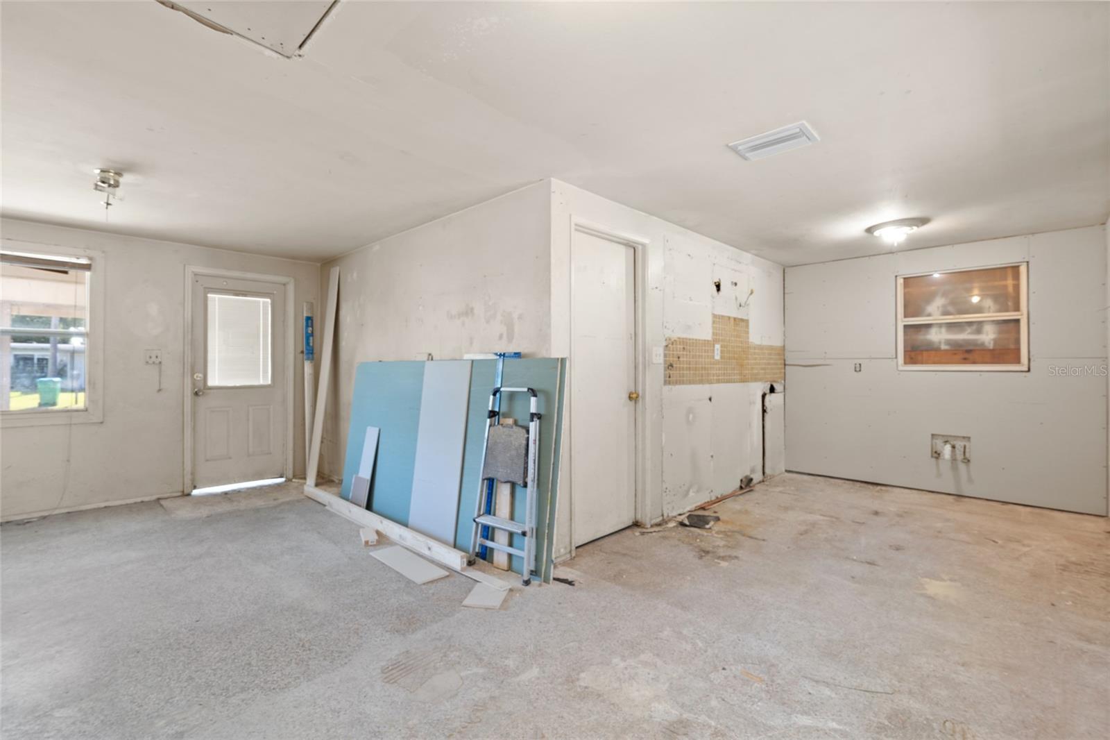 Image 7 of 29 For 11982 106th Street