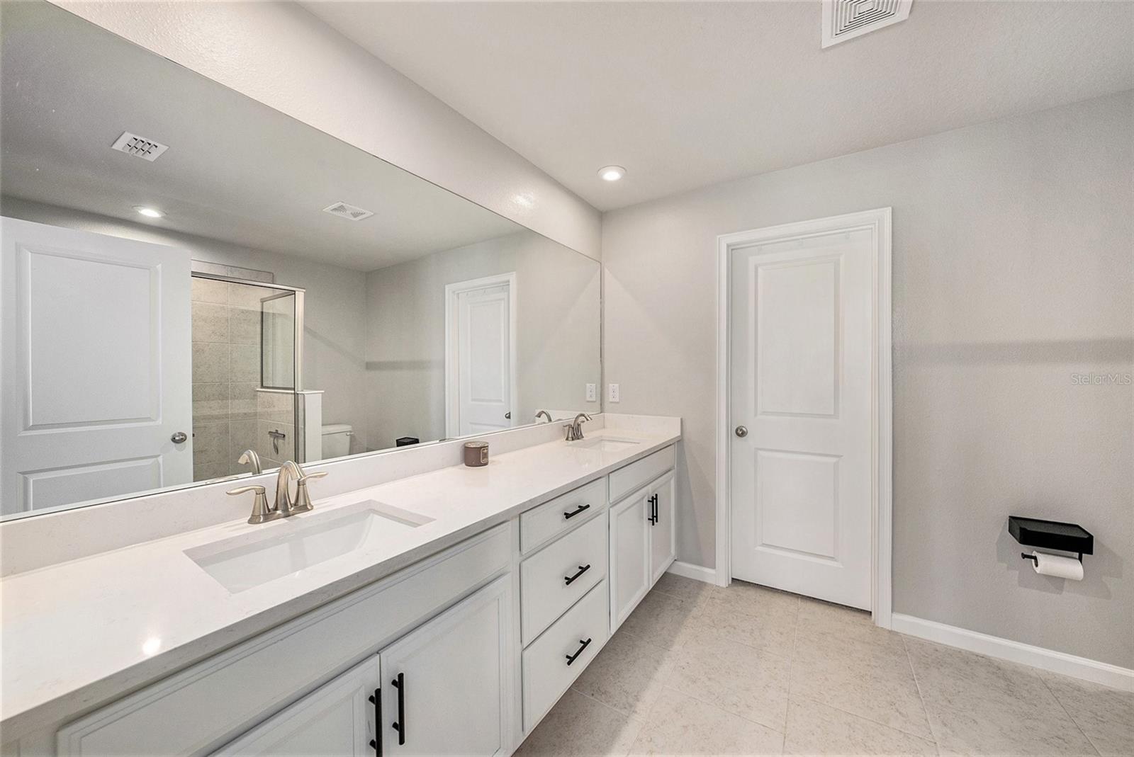 Image 14 of 32 For 5521 Brooklet Woods Drive
