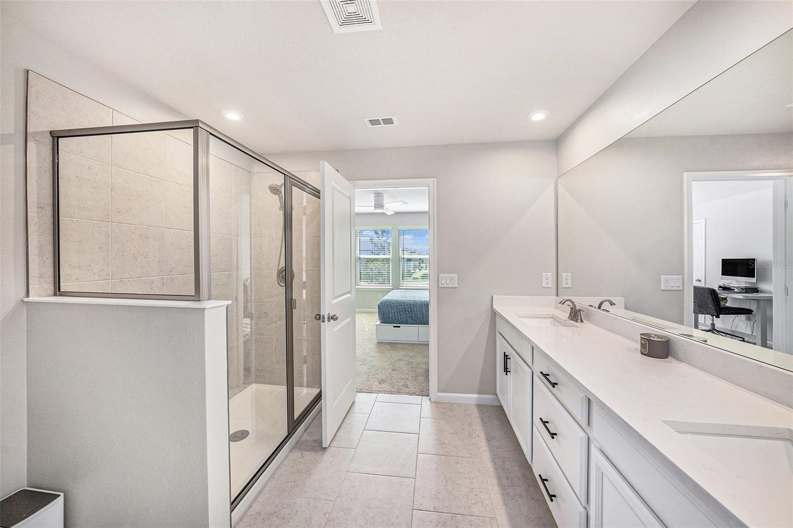 Image 15 of 32 For 5521 Brooklet Woods Drive