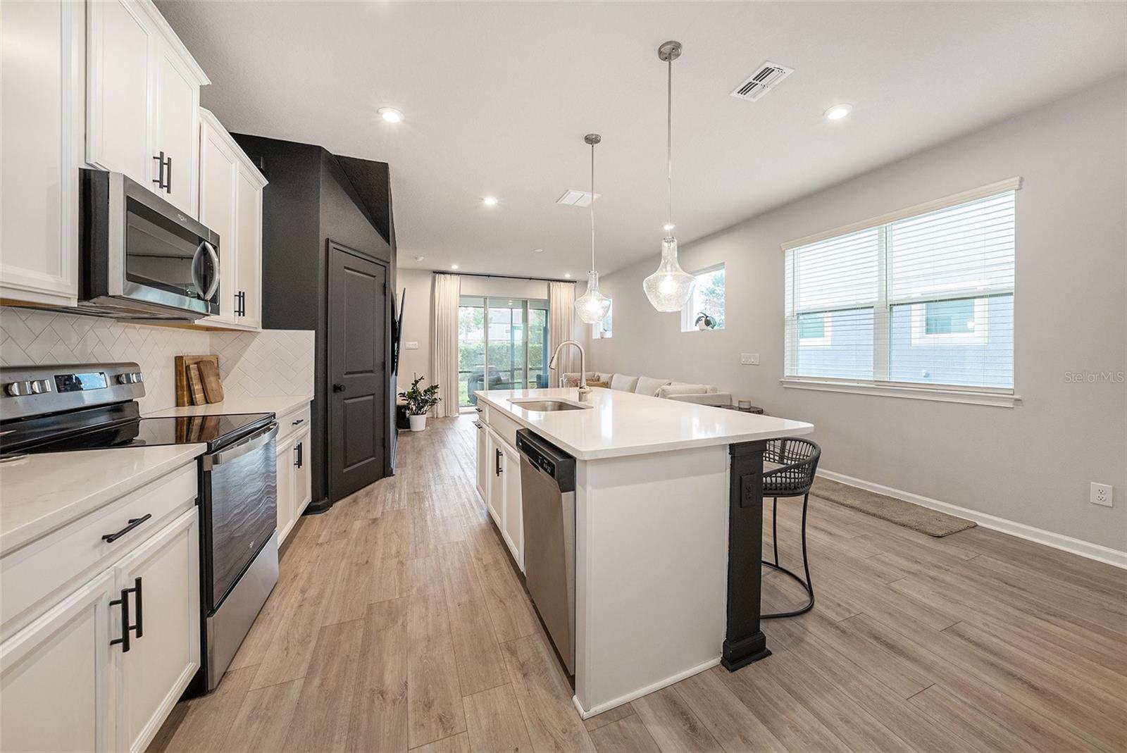Image 6 of 32 For 5521 Brooklet Woods Drive