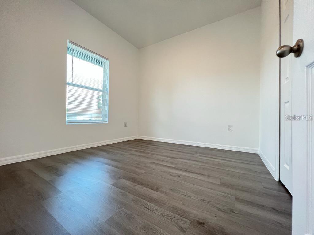 Image 19 of 22 For 407 Treemont Avenue Sw