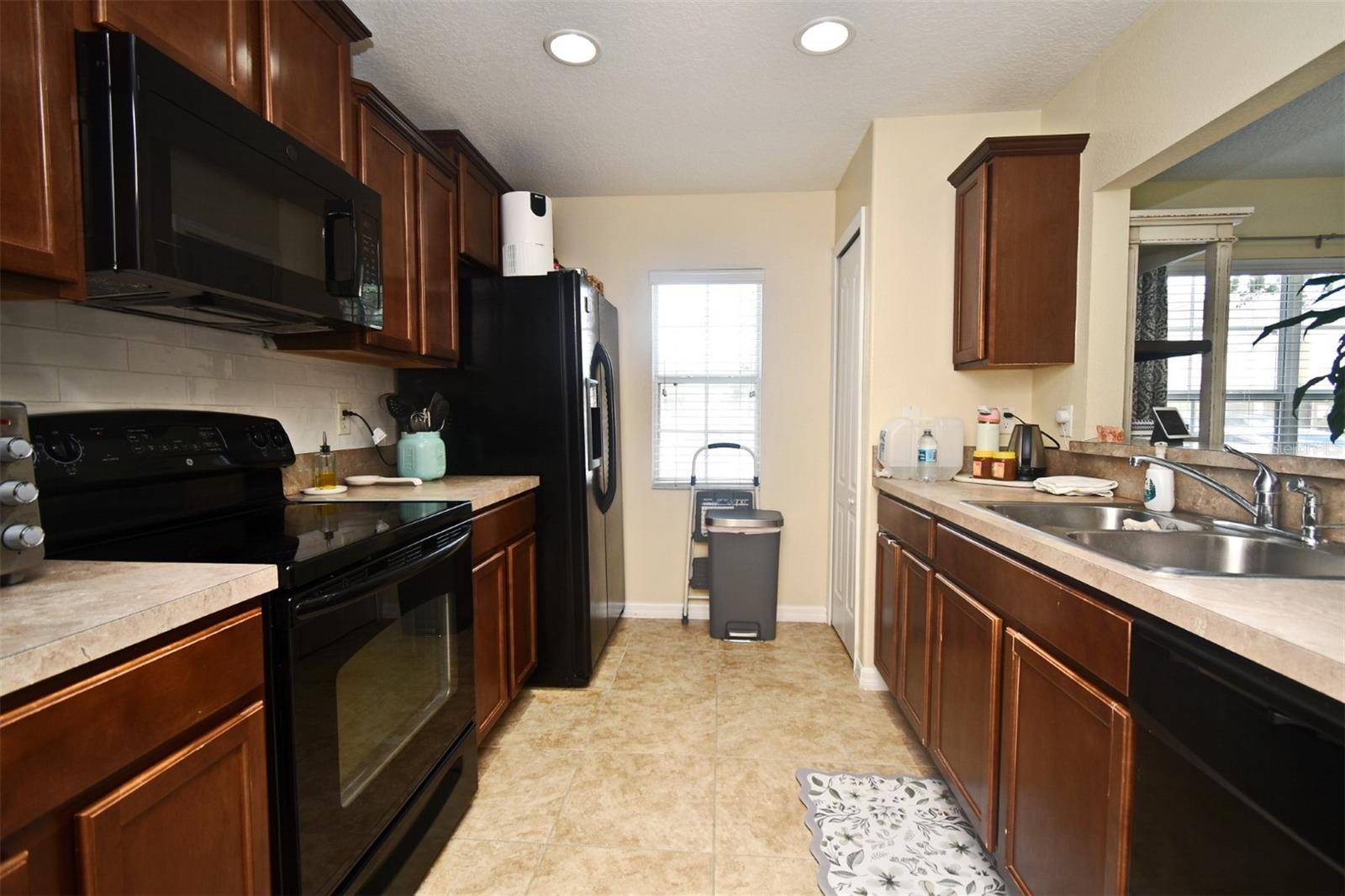 Image 9 of 23 For 200 Carina Circle