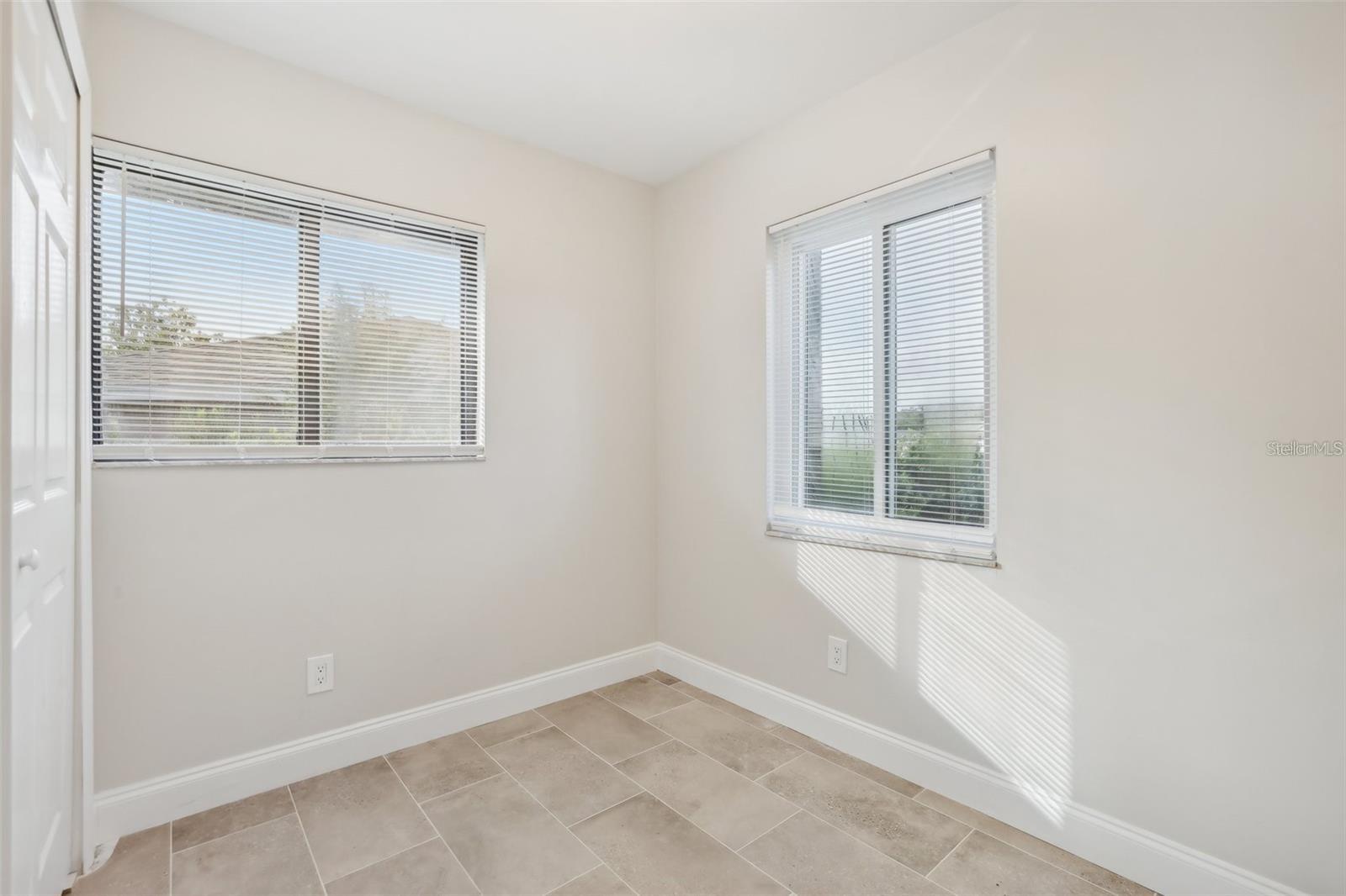 Image 14 of 36 For 1052 Manchester Circle