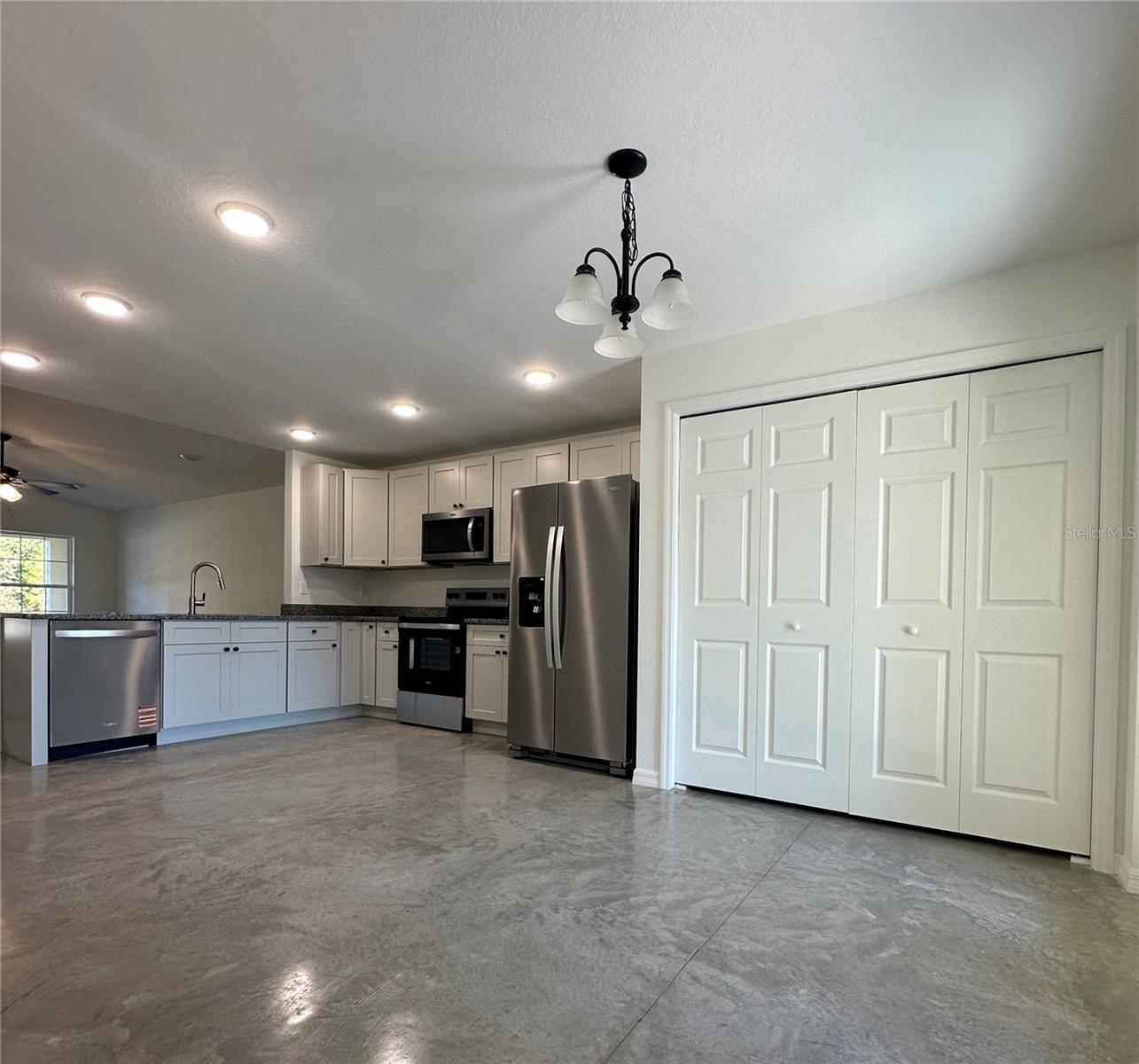 Image 4 of 11 For 753 30th Street N