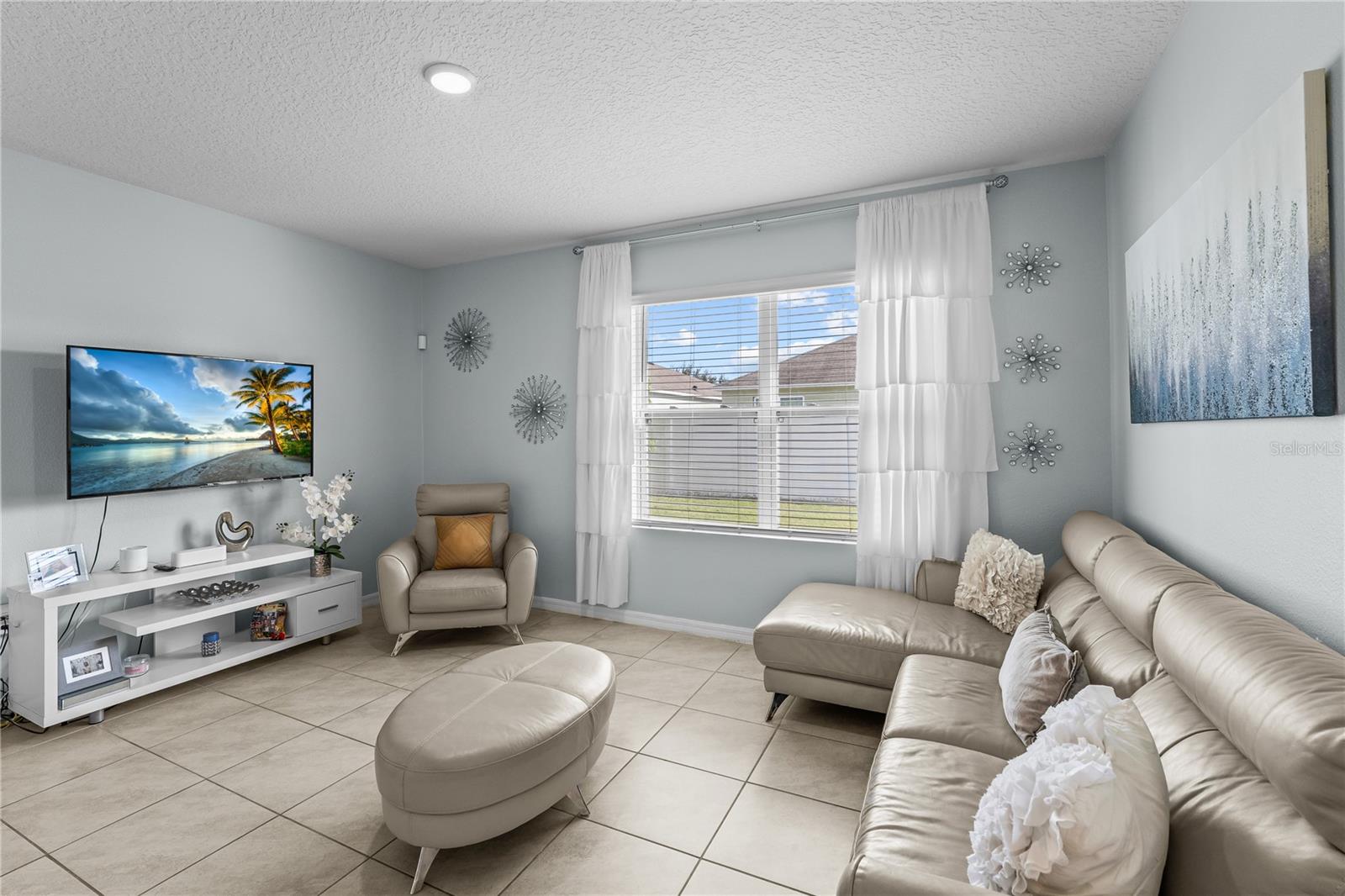 Image 15 of 46 For 1833 Bluepoint Street