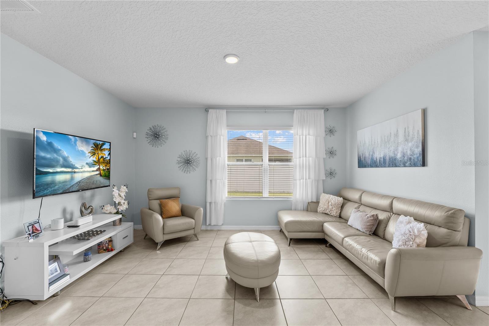 Image 16 of 46 For 1833 Bluepoint Street