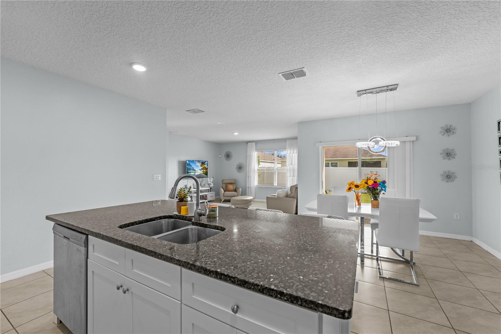 Image 24 of 46 For 1833 Bluepoint Street
