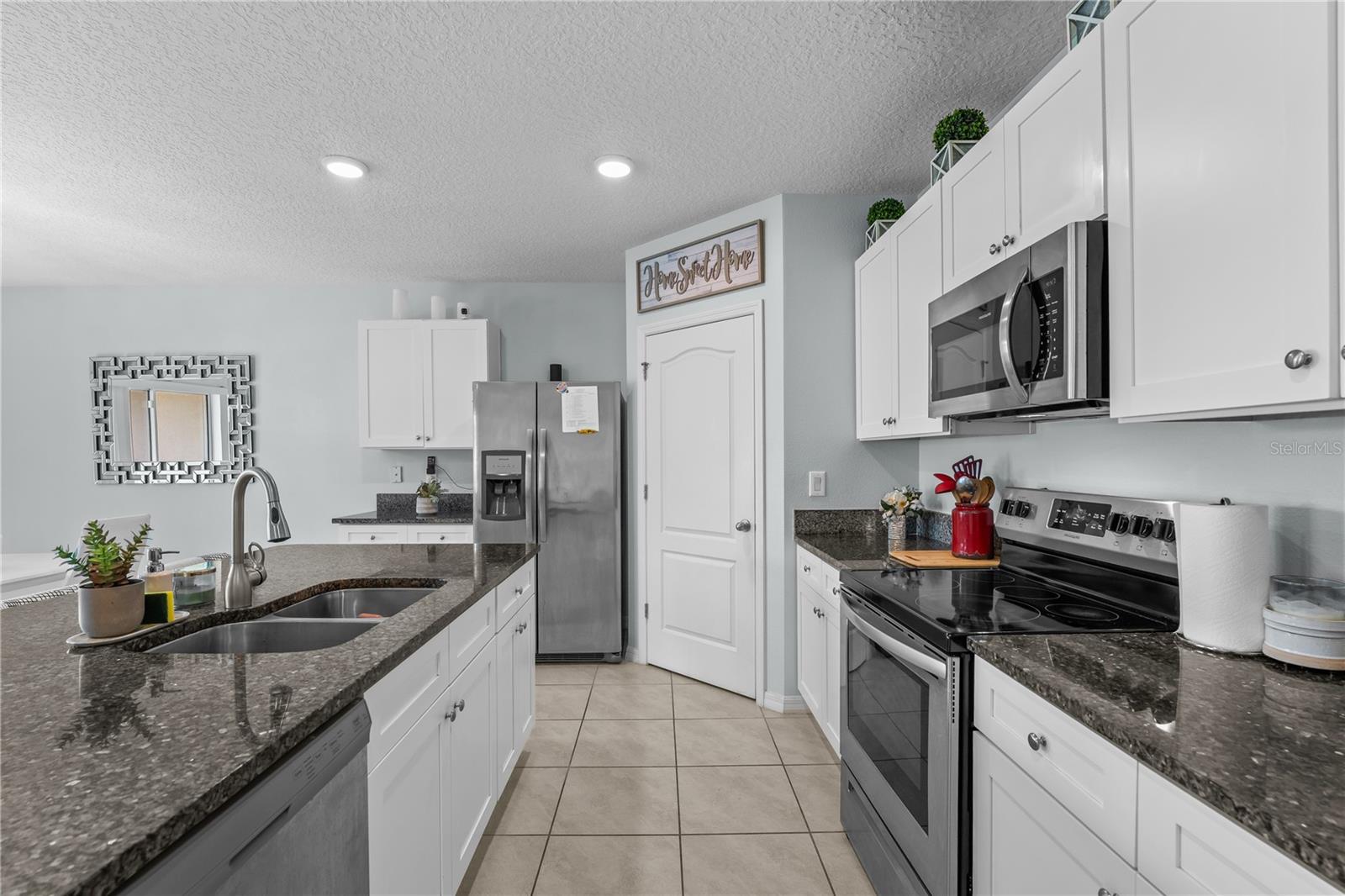 Image 25 of 46 For 1833 Bluepoint Street