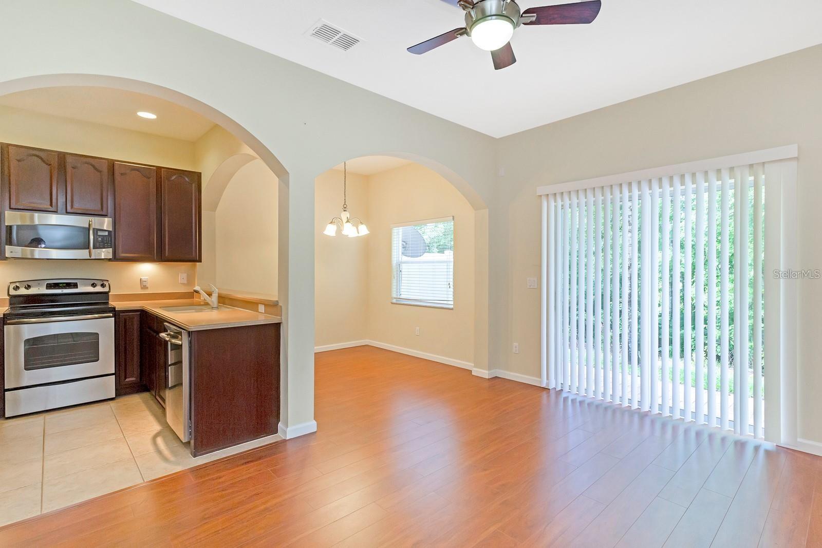 Image 5 of 22 For 10242 Park Commons Drive