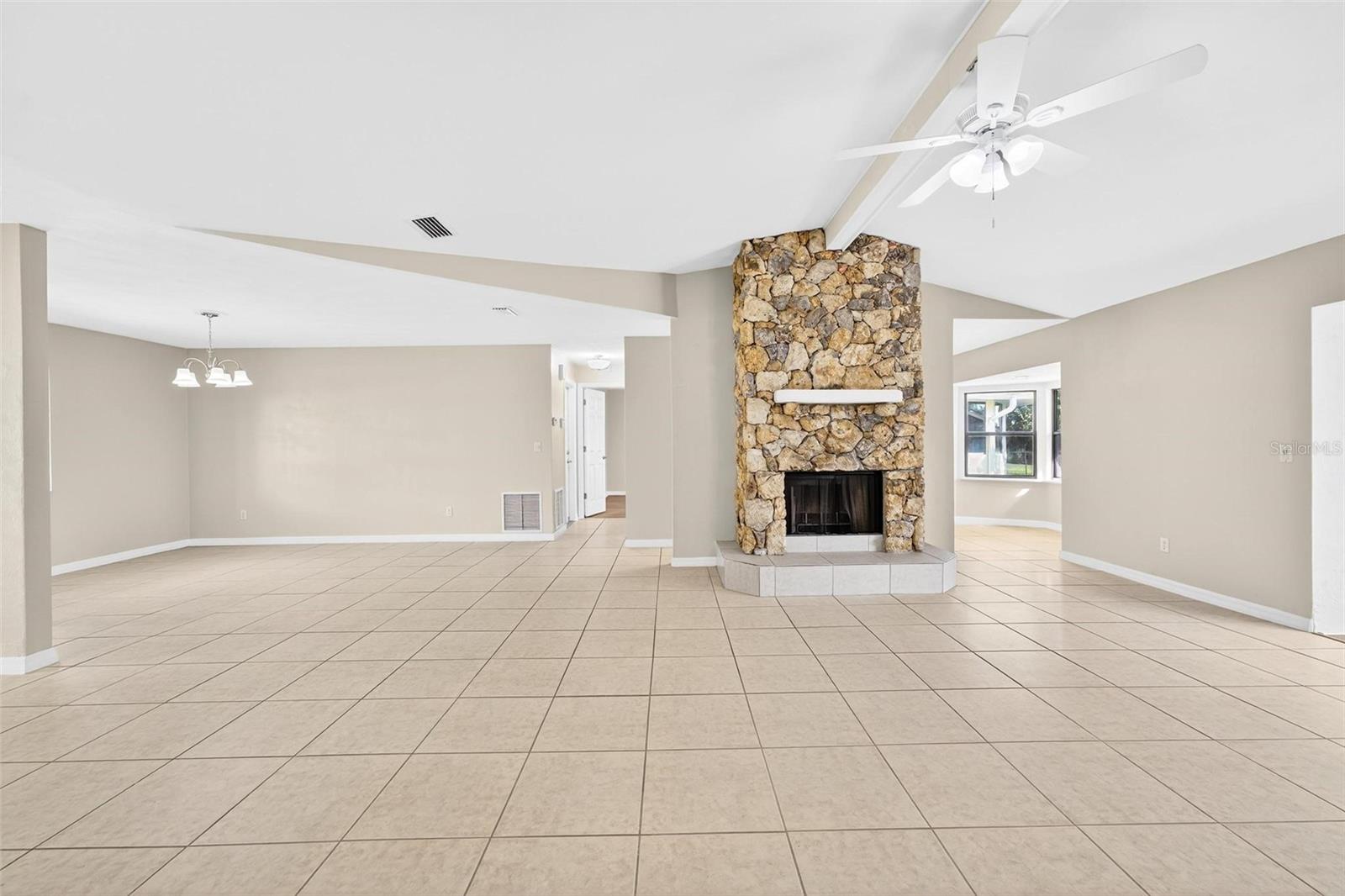 Image 17 of 85 For 806 Black Duck Drive