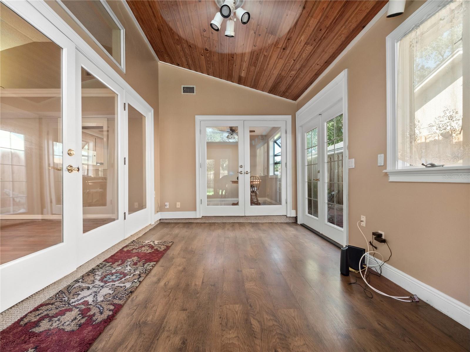 Image 12 of 31 For 7736 Compass Drive