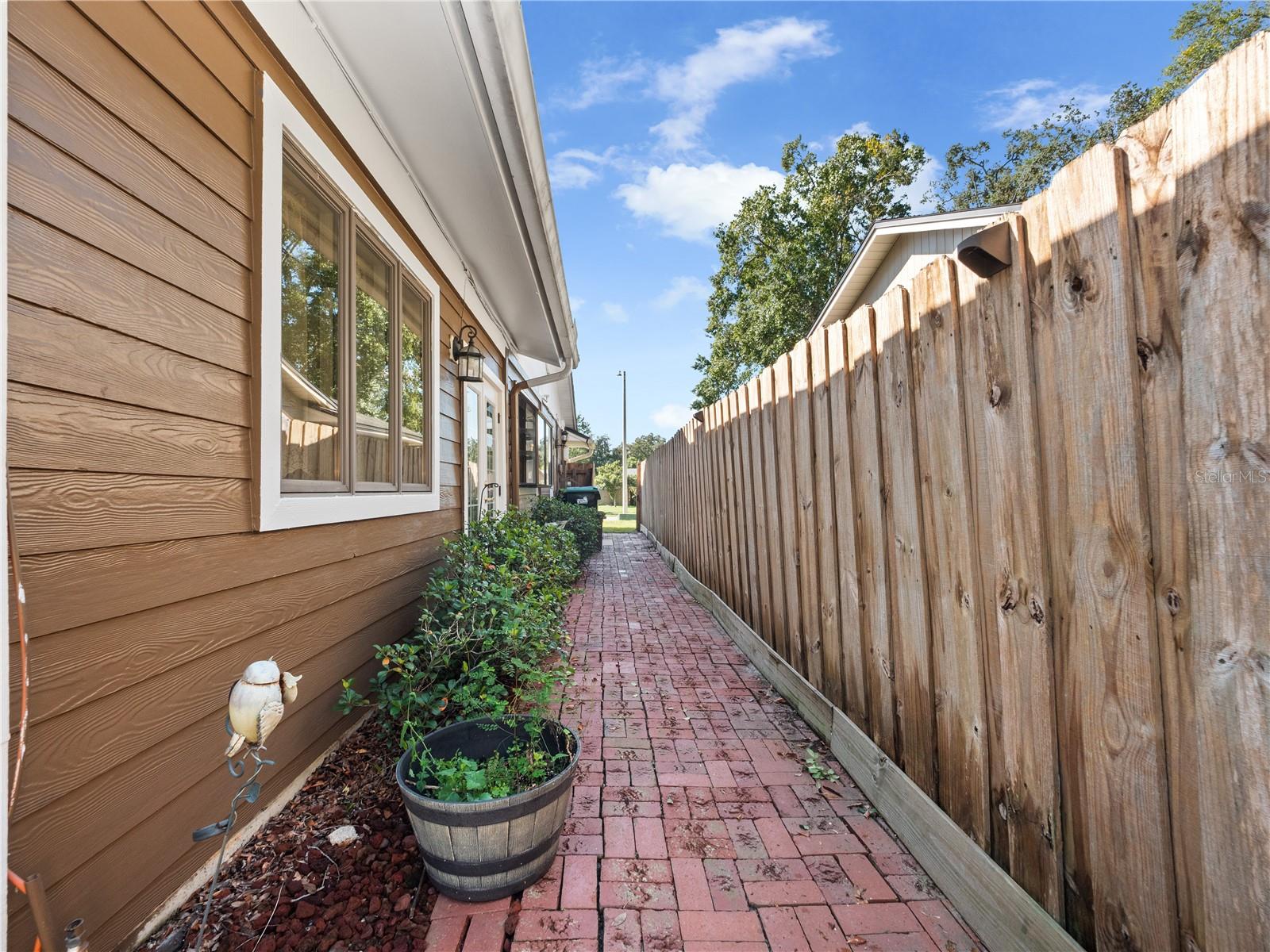 Image 21 of 31 For 7736 Compass Drive