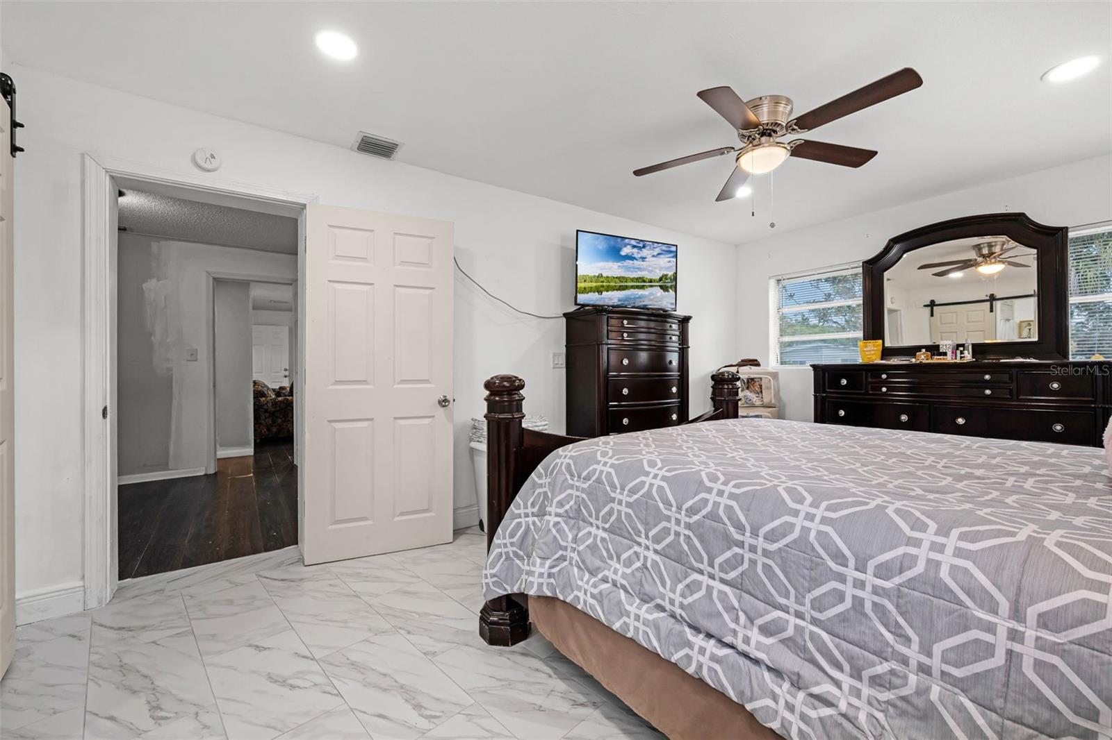 Image 15 of 49 For 4465 Gray Avenue