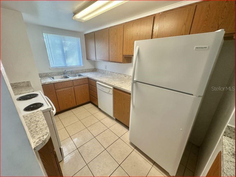 Image 2 of 13 For 2550 Park Avenue A