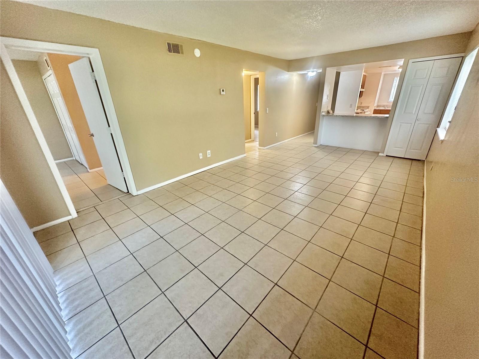 Image 3 of 13 For 2550 Park Avenue A