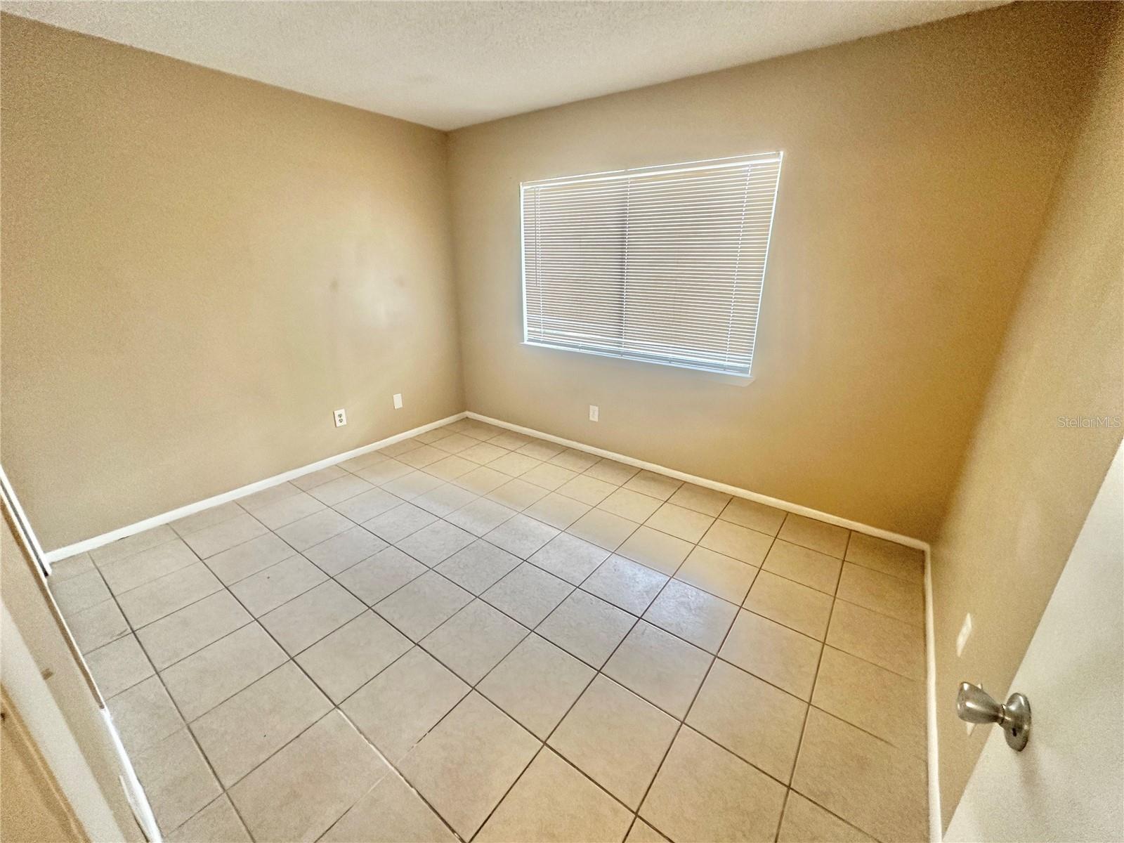 Image 4 of 13 For 2550 Park Avenue A