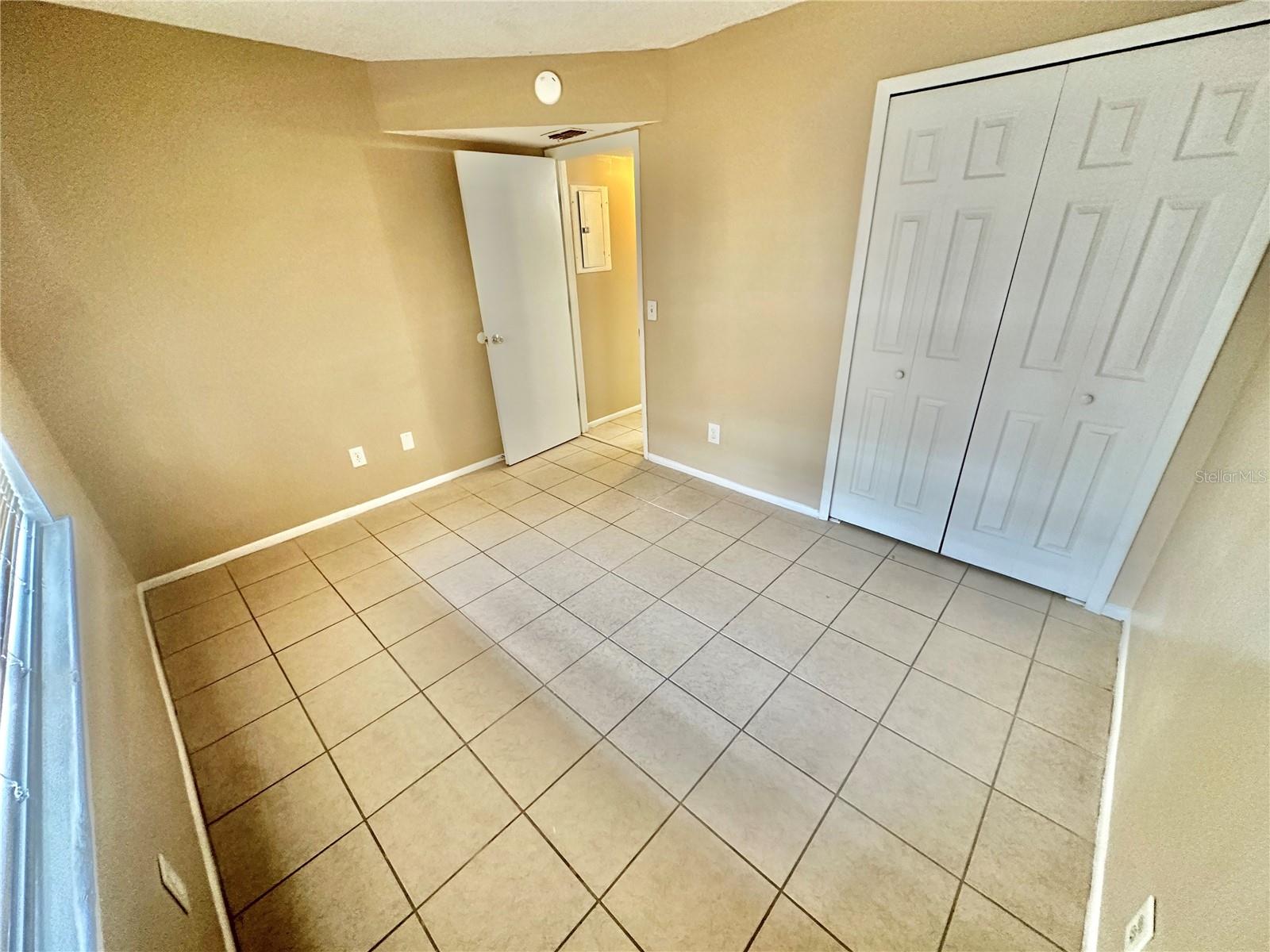 Image 5 of 13 For 2550 Park Avenue A