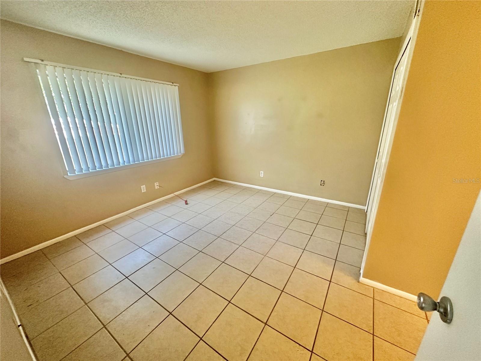 Image 8 of 13 For 2550 Park Avenue A