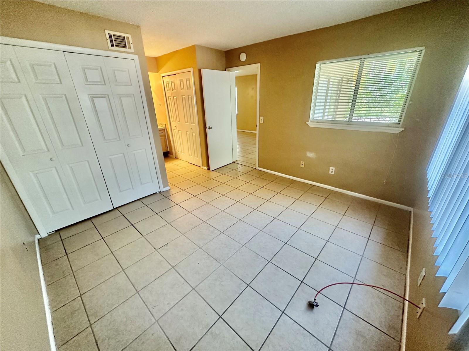 Image 9 of 13 For 2550 Park Avenue A