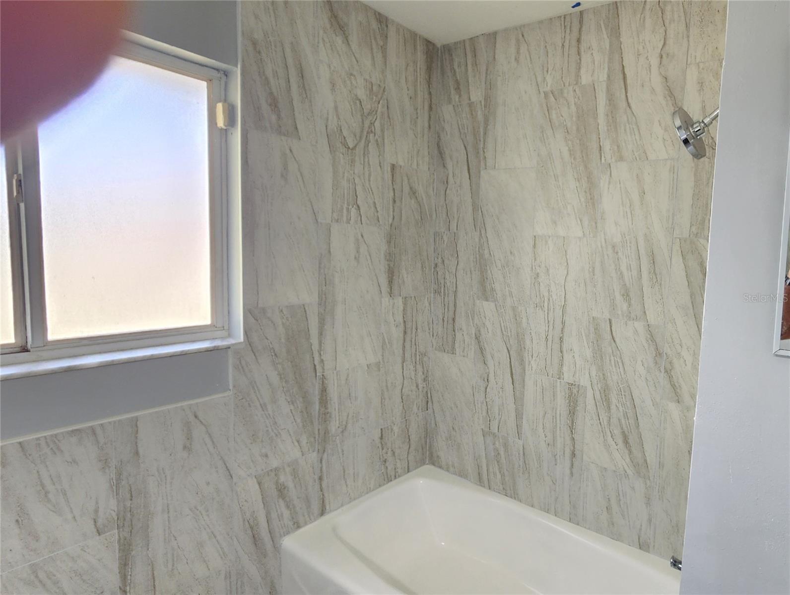 Image 14 of 19 For 300 Sun Oaks Court