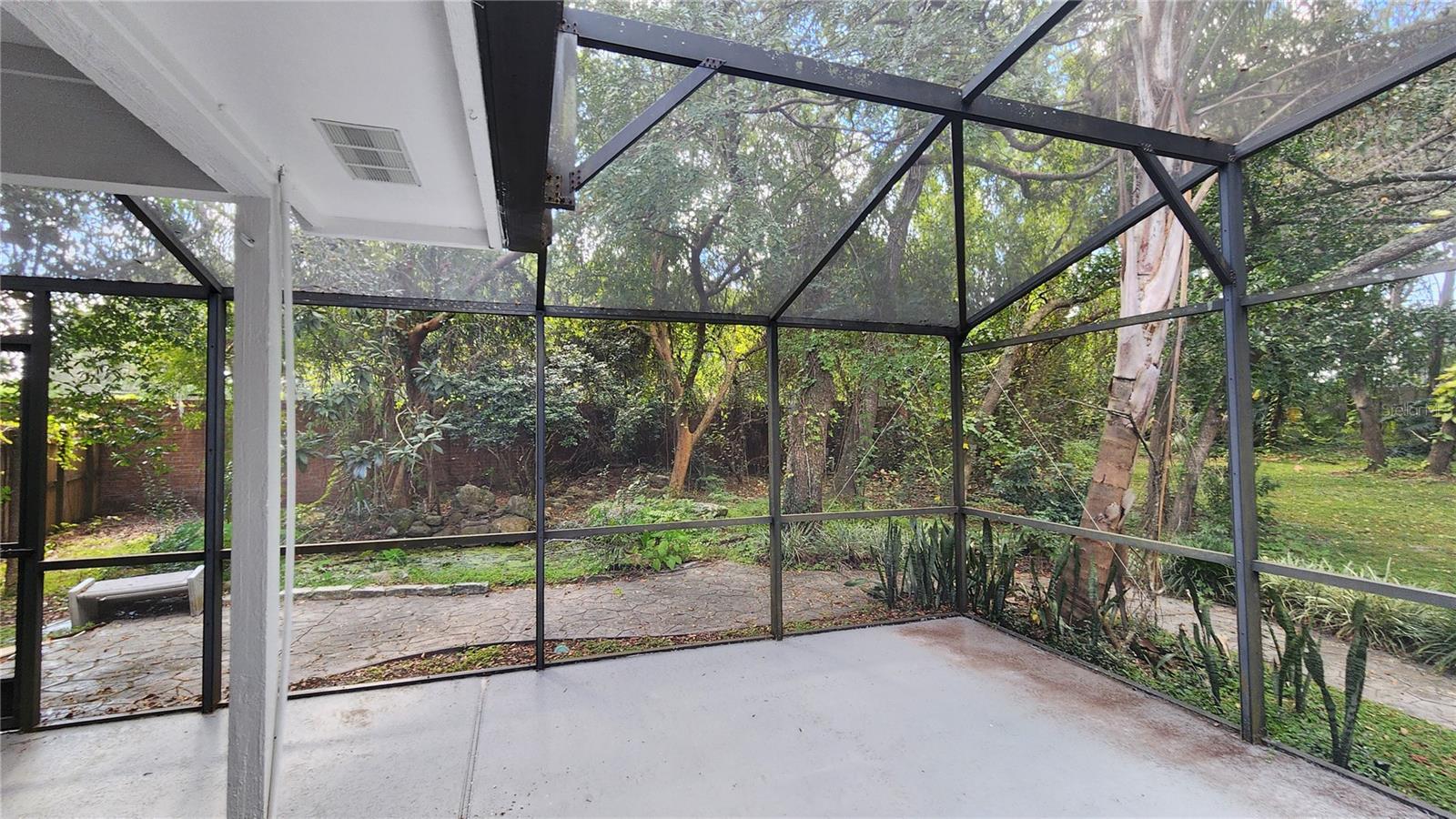 Image 19 of 19 For 300 Sun Oaks Court