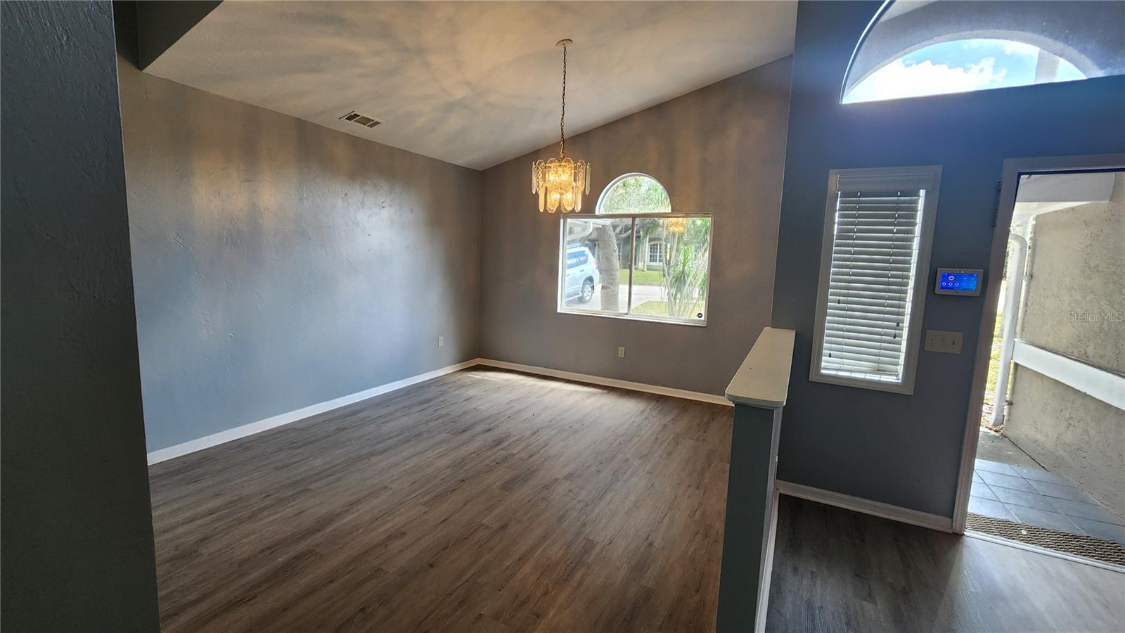 Image 4 of 19 For 300 Sun Oaks Court