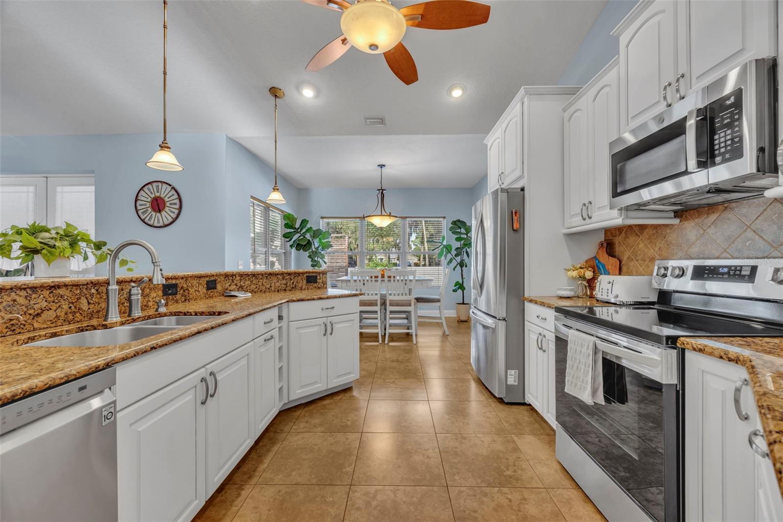 Image 17 of 43 For 2421 Kumquat Drive