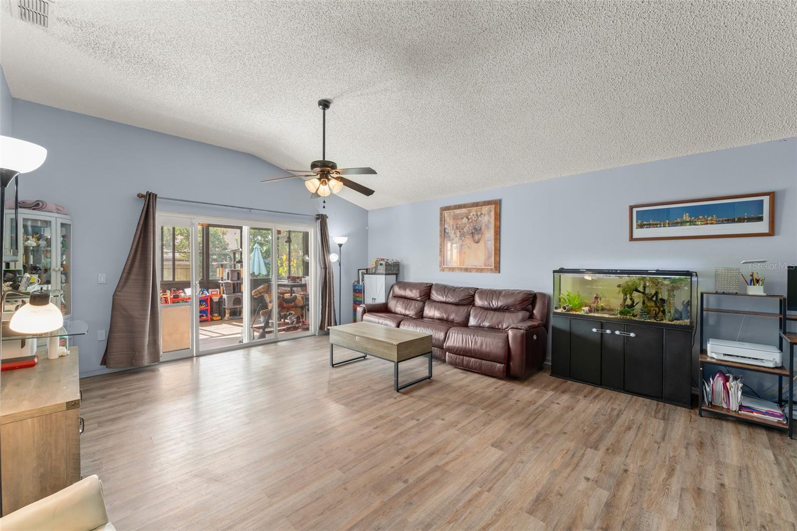 Image 14 of 44 For 25424 Divot Drive