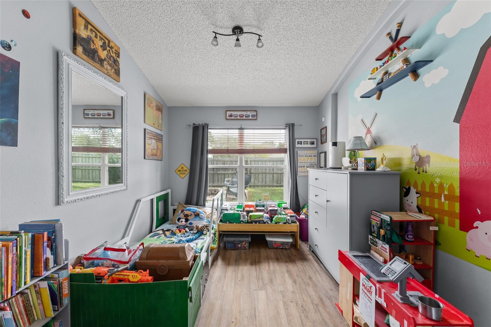 Image 19 of 44 For 25424 Divot Drive