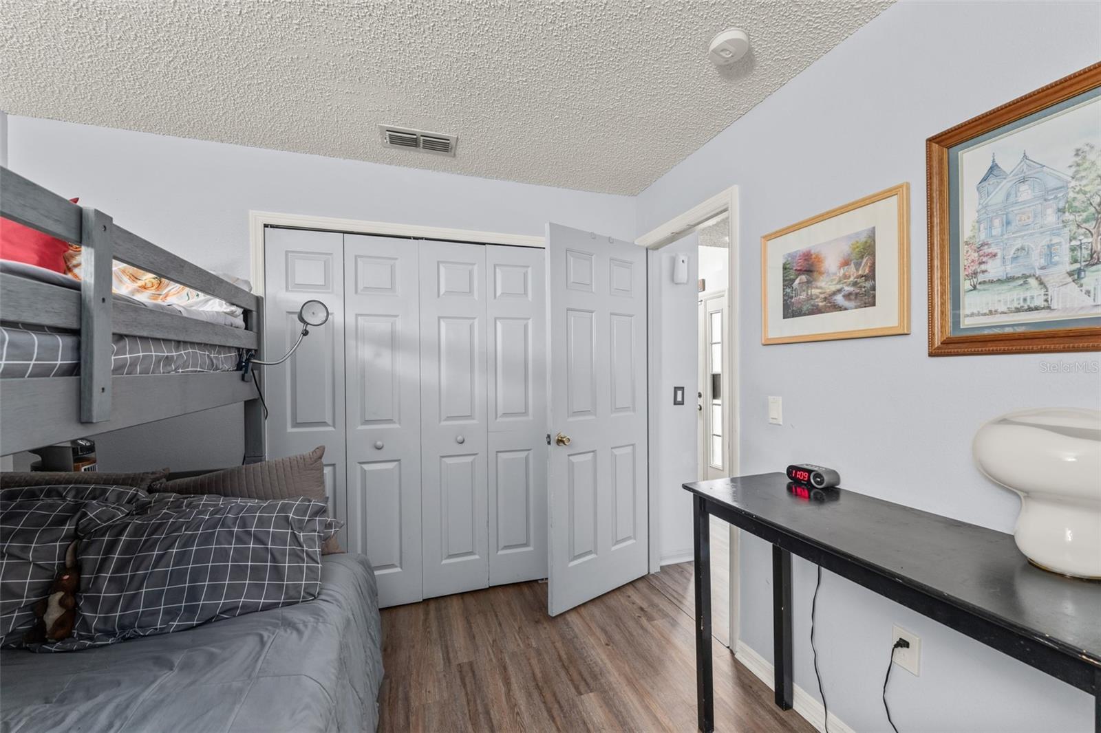 Image 22 of 44 For 25424 Divot Drive