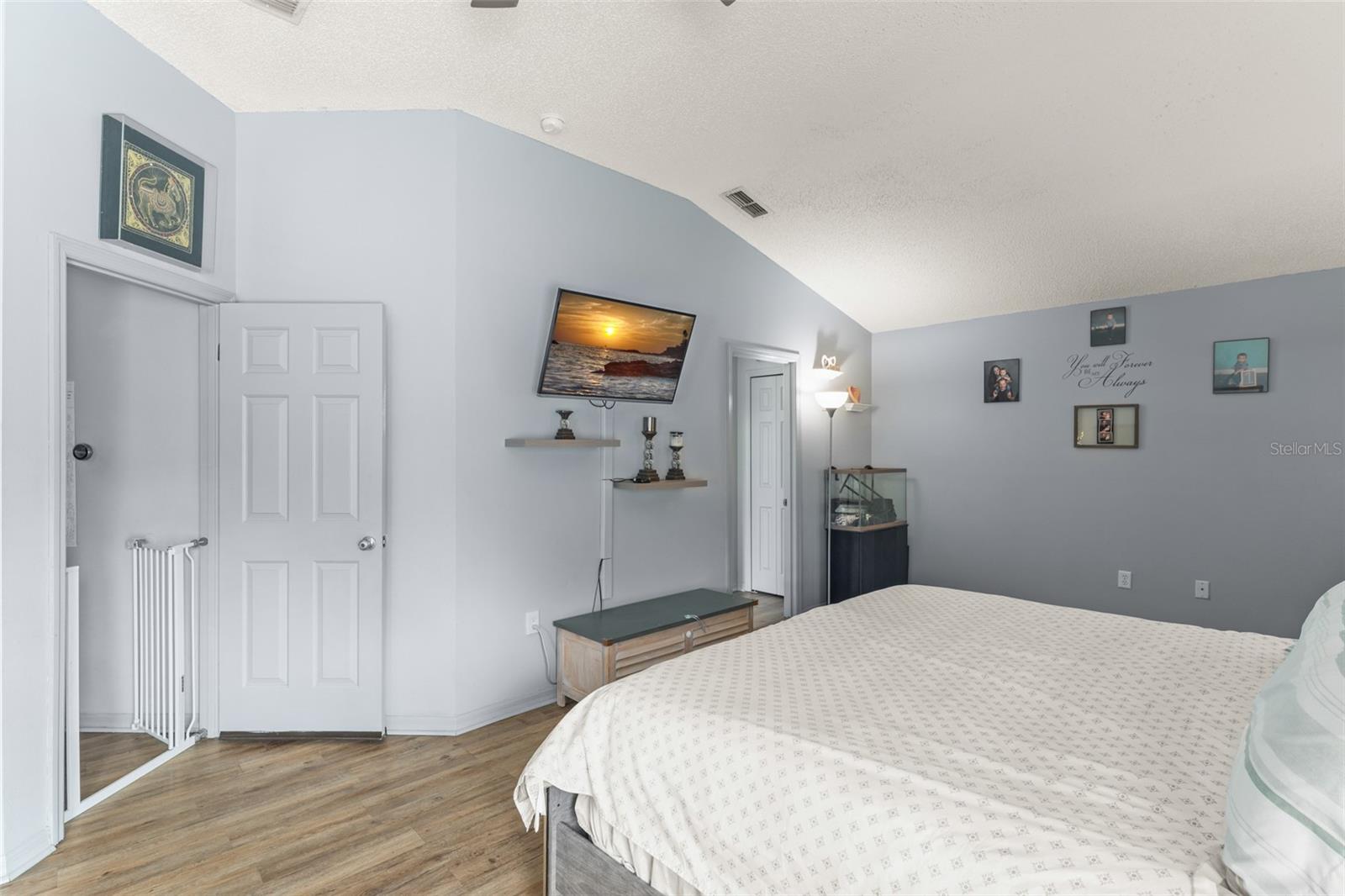 Image 29 of 44 For 25424 Divot Drive