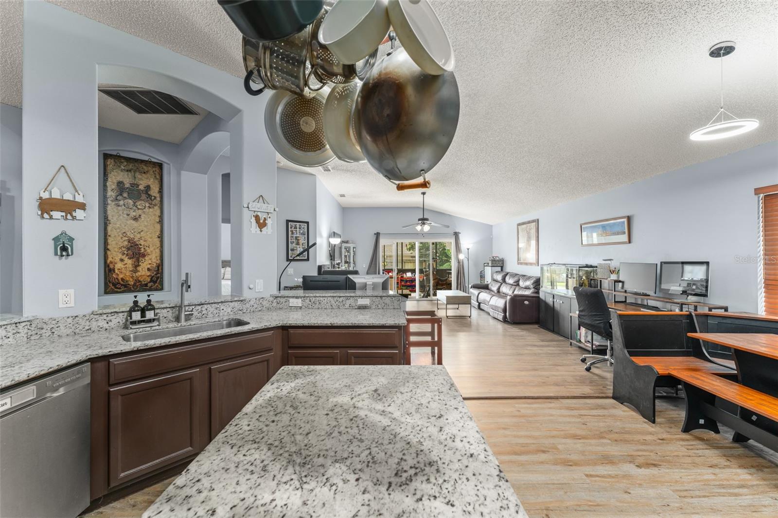 Image 33 of 44 For 25424 Divot Drive