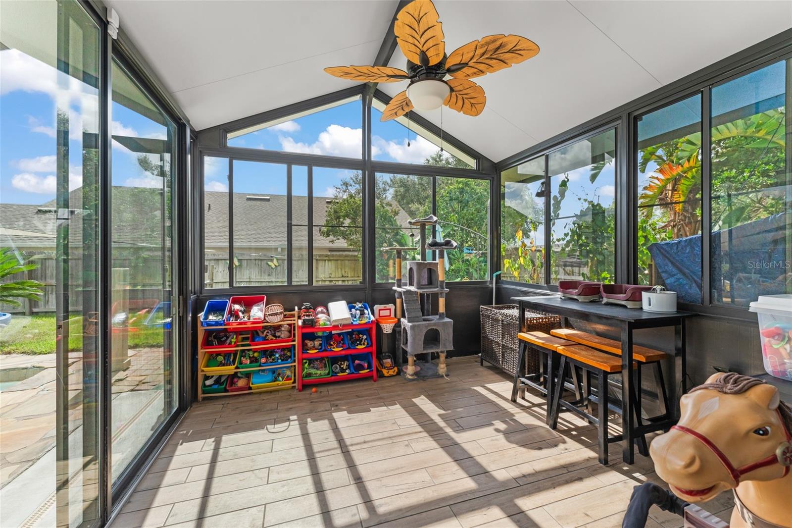 Image 34 of 44 For 25424 Divot Drive