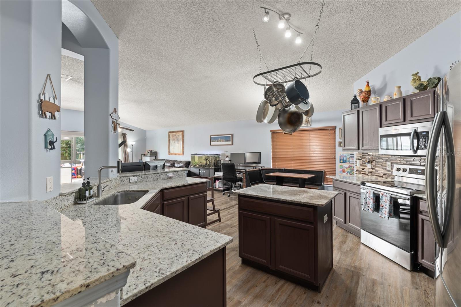 Image 5 of 44 For 25424 Divot Drive